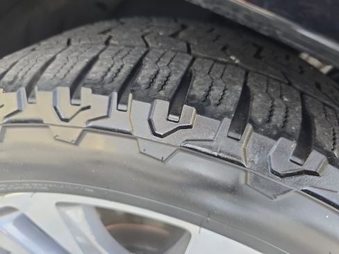 Used 2017 Jeep Grand Cherokee Overland image 37