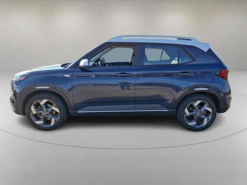 Certified 2021 Hyundai Venue w/ Cargo Package image 6