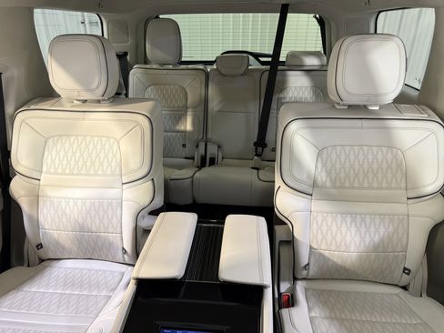 Used 2023 Lincoln Navigator Black Label image 14