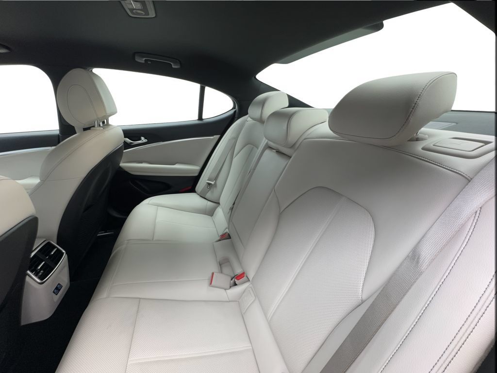 Used 2025 Genesis G70 2.5T RWD image 24