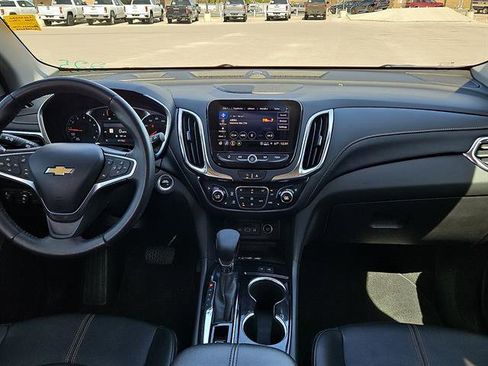 Used 2022 Chevrolet Equinox Premier image 10