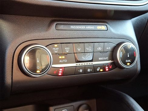 Used 2023 Ford Escape Active image 16