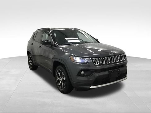 Used 2024 Jeep Compass Limited AWD/4WD image 3