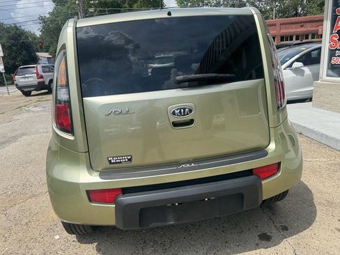 Used 2011 Kia Soul + w/ Audio Pkg FWD image 8