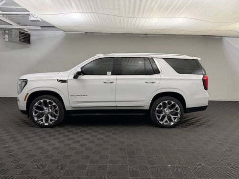 Used 2026 GMC Yukon Elevation w/ Elevation Premium Package AWD/4WD image 2