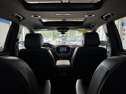 Used 2023 Chevrolet Traverse Premier w/ Redline Edition AWD/4WD image 19