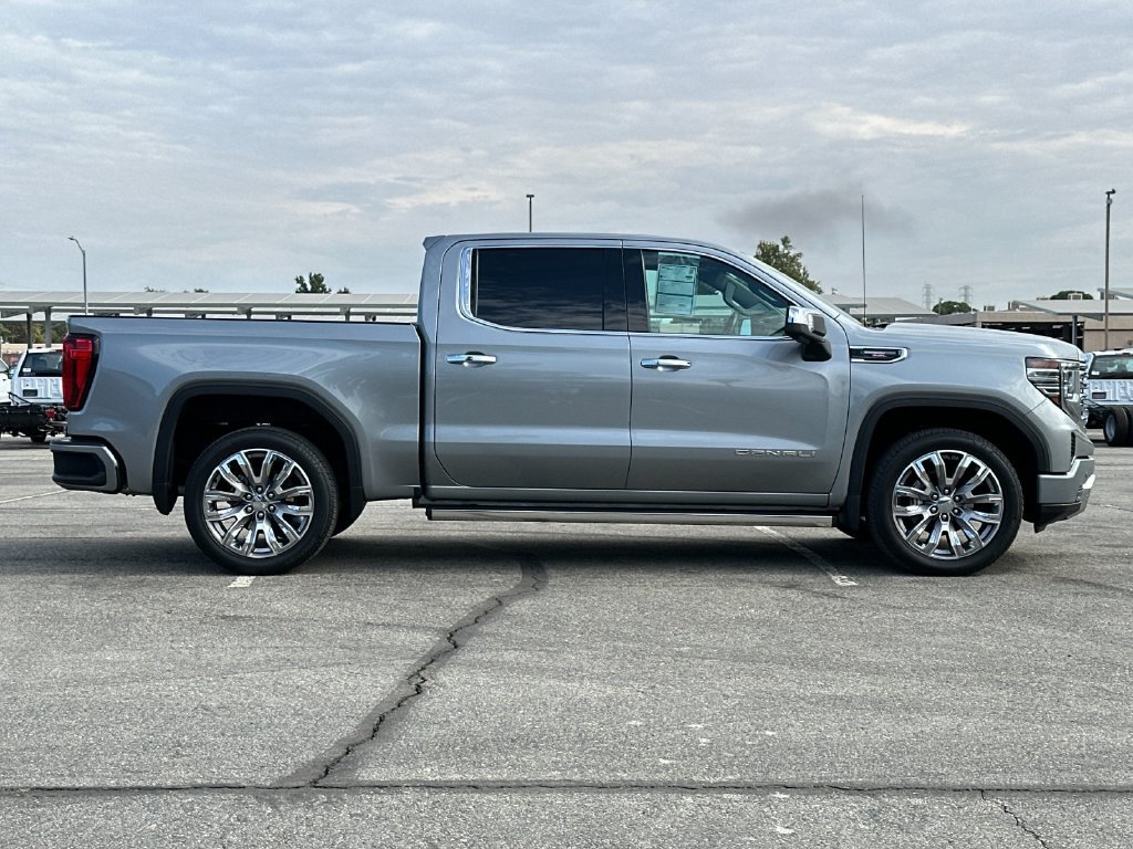 Used 2025 GMC Sierra 1500 Denali w/ Denali Reserve Package AWD/4WD image 6