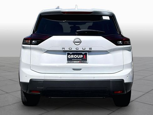 Used 2025 Nissan Rogue SV FWD image 5