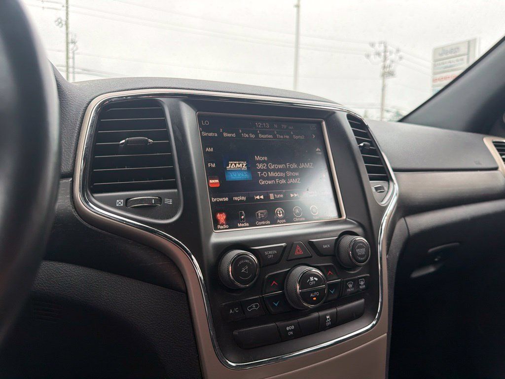 Used 2015 Jeep Grand Cherokee Laredo w/ Quick Order Package 23E AWD/4WD image 28