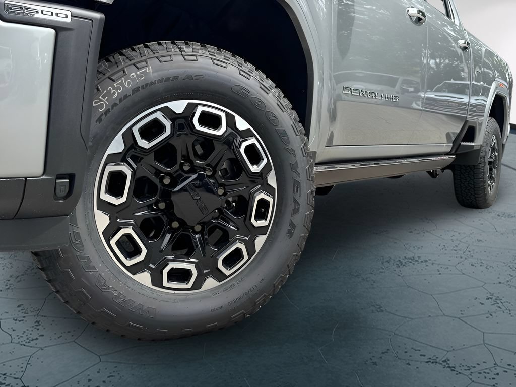 New 2026 GMC Sierra 2500 Denali w/ Denali Reserve Package AWD/4WD image 3