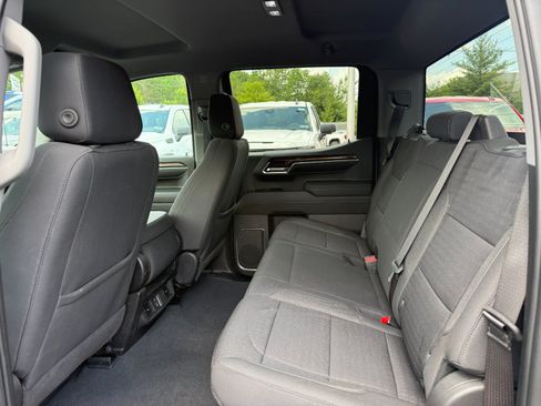 Used 2023 Chevrolet Silverado 1500 LT AWD/4WD image 16