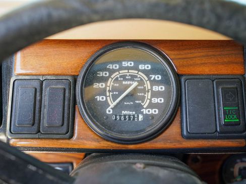 Used 1995 HUMMER H1 4-Door Wagon image 25