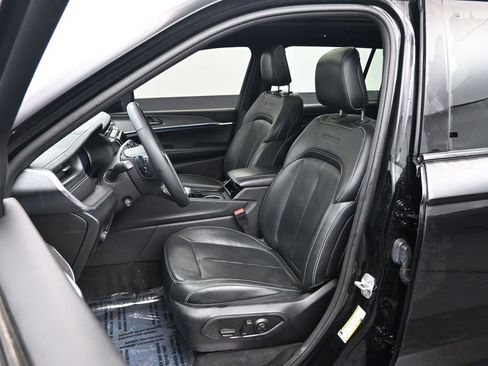 Used 2023 Jeep Grand Cherokee L Overland image 24