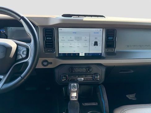 Used 2024 Ford Bronco Wildtrak image 18