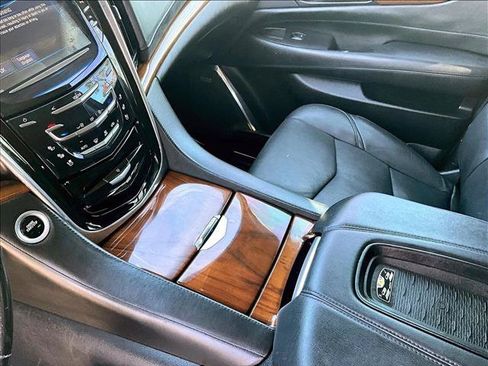 Used 2016 Cadillac Escalade Premium AWD/4WD image 14