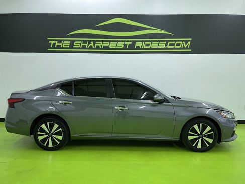 Used 2022 Nissan Altima 2.5 SV image 11
