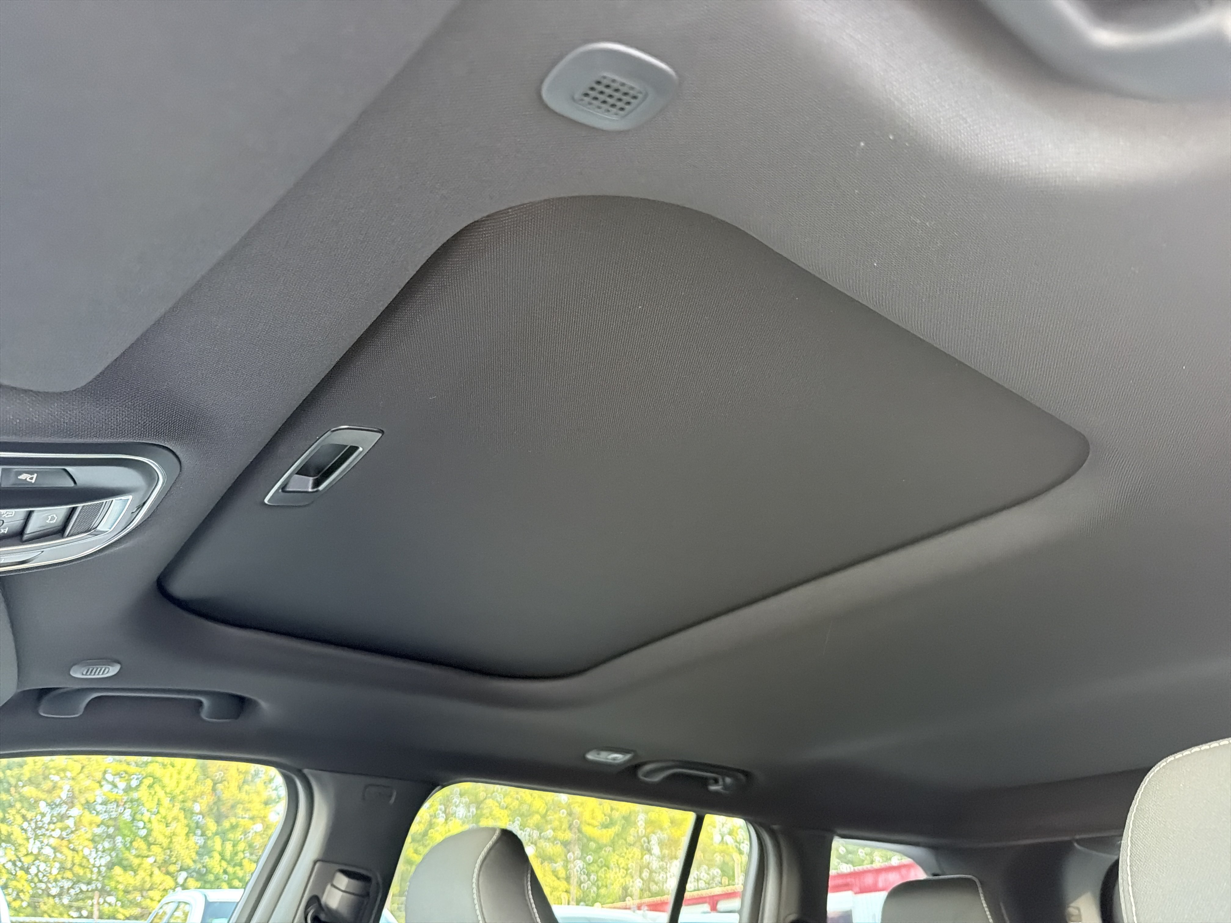 New 2027 Jeep Grand Cherokee Laredo X RWD image 34