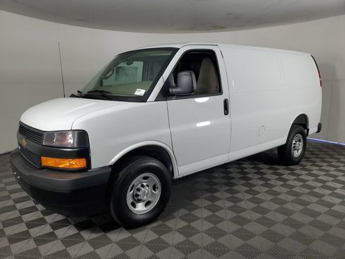 New 2026 Chevrolet Express 2500 RWD image 8
