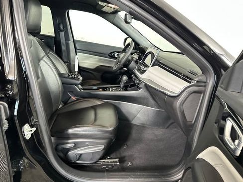 Used 2024 Jeep Compass Limited image 28