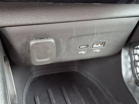 Used 2025 Chevrolet TrailBlazer LT AWD/4WD image 23