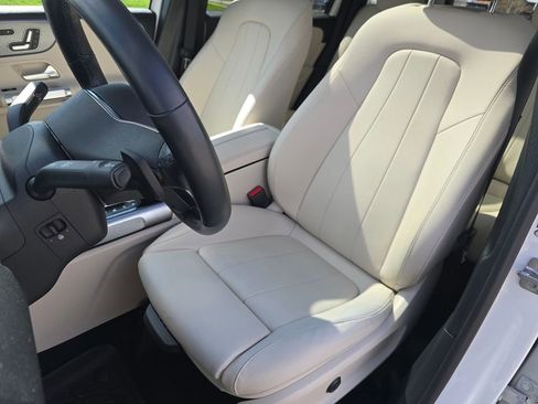 Certified 2023 Mercedes-Benz GLB 250 4MATIC image 25