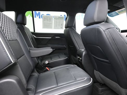 Used 2024 GMC Acadia Denali w/ LPO, Floor Liner Package AWD/4WD image 10