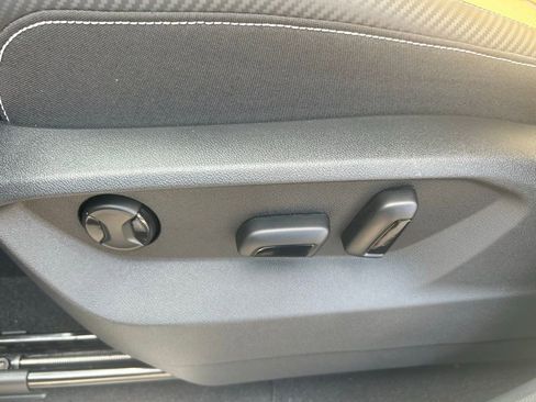 New 2026 Volkswagen Atlas Cross Sport SE image 57