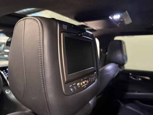 Used 2017 Cadillac Escalade ESV Platinum image 16
