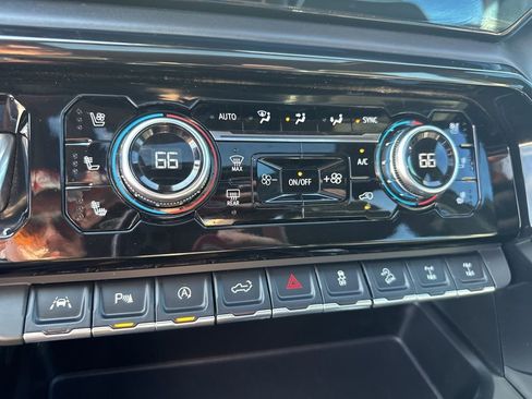 Used 2024 GMC Sierra 1500 AT4X image 30