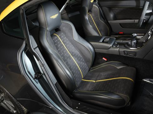 Used 2016 Aston Martin V8 Vantage GT RWD image 38