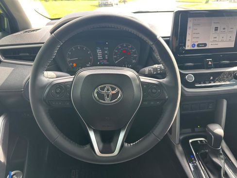Used 2024 Toyota Corolla Cross LE AWD/4WD image 17