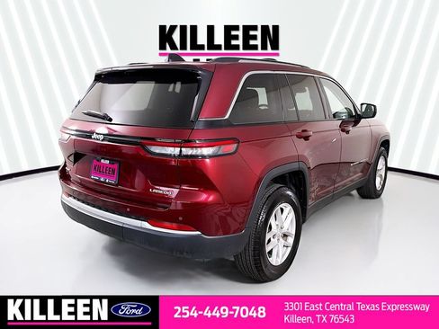 Used 2023 Jeep Grand Cherokee Laredo AWD/4WD image 9