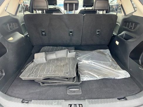 Certified 2018 Ford Edge SEL w/ Equipment Group 201A AWD/4WD image 22