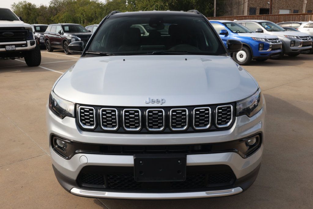 Used 2025 Jeep Compass Limited AWD/4WD image 2