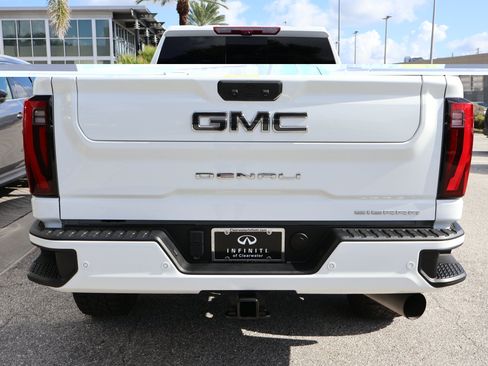 Used 2024 GMC Sierra 3500 Denali Ultimate AWD/4WD image 8