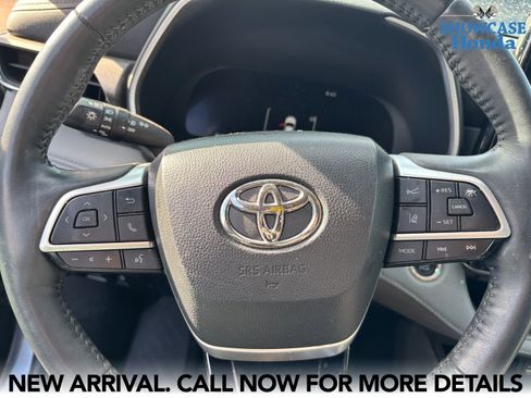 Used 2023 Toyota Highlander Limited image 11
