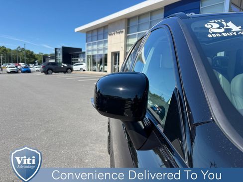 Certified 2024 Volvo XC60 T8 Ultimate w/ Protection Package Premier image 10