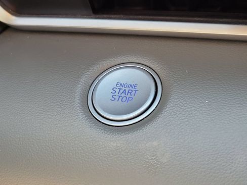 Used 2023 Hyundai Elantra SEL FWD image 28