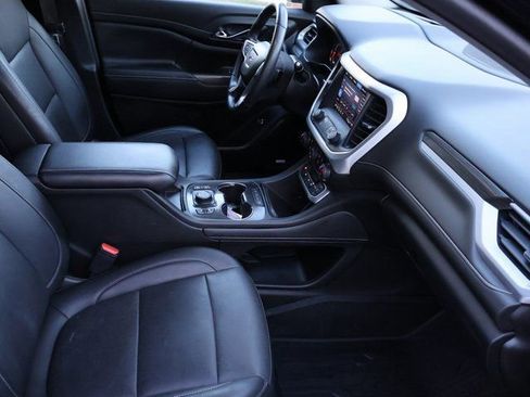 Certified 2022 GMC Acadia SLT w/ Technology Package image 13