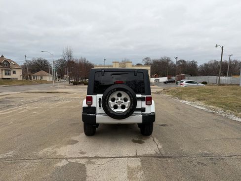 Used 2014 Jeep Wrangler Unlimited Sahara w/ Connectivity Group image 6