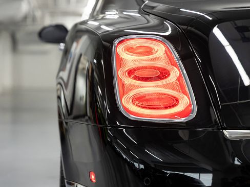 Used 2016 Bentley Mulsanne RWD image 21