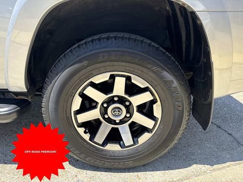 Used 2020 Toyota 4Runner TRD Off-Road Premium image 3
