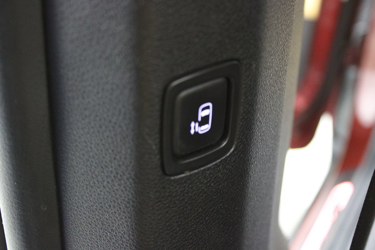 Used 2022 Kia Carnival EX FWD image 23
