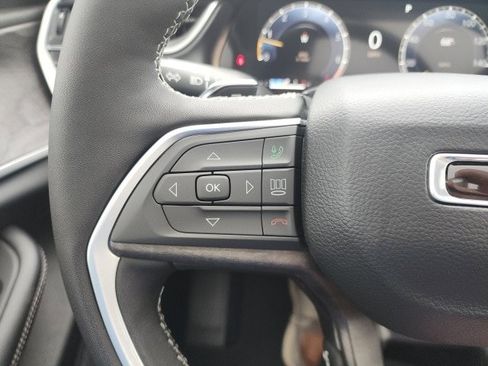 New 2025 Jeep Grand Cherokee Limited image 12