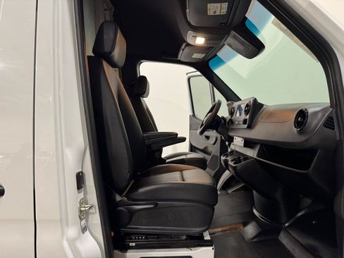 Used 2023 Mercedes-Benz Sprinter 2500 w/ Acoustic Package image 13