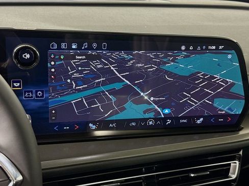 New 2026 Chevrolet Traverse LT image 13