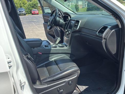 Used 2017 Jeep Grand Cherokee Summit w/ Platinum Series Group AWD/4WD image 17