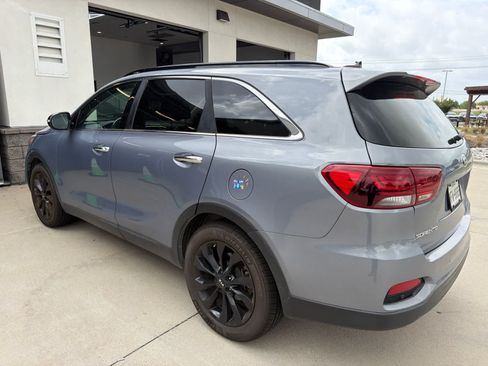 Used 2020 Kia Sorento S FWD image 3