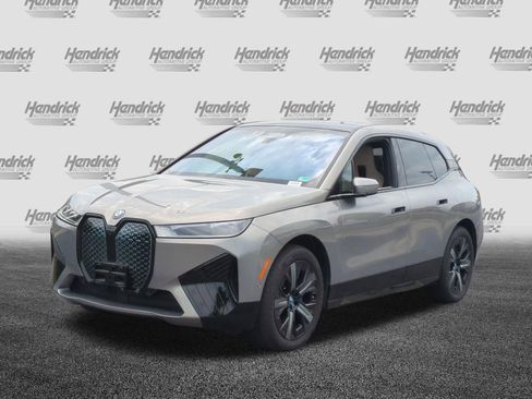 Used 2024 BMW iX xDrive50 w/ Premium Package AWD/4WD image 5