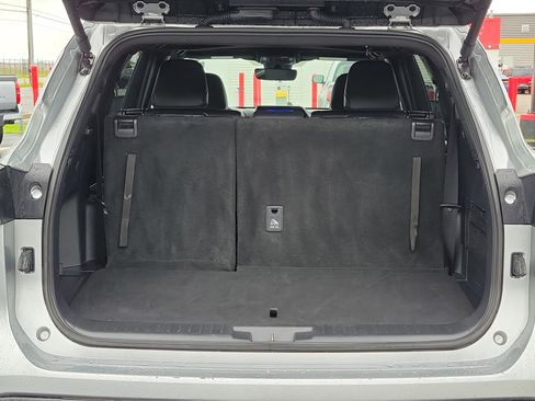 Used 2025 Toyota Highlander XSE AWD/4WD image 9
